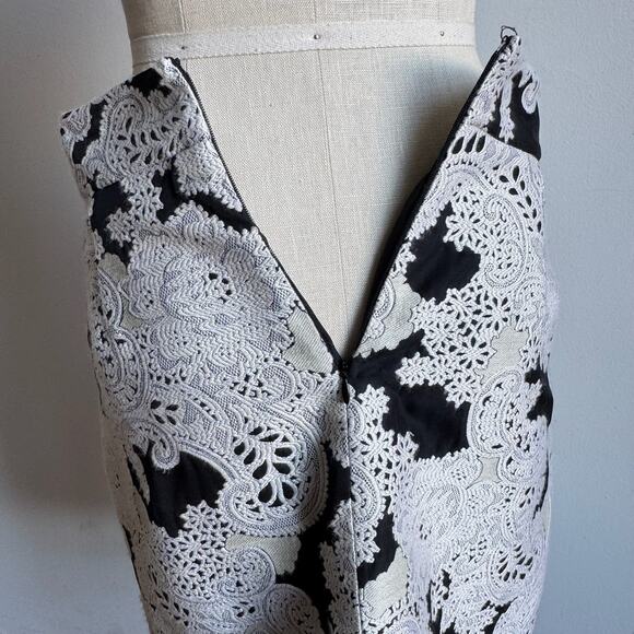DEREK LAM Paisley Jacquard Black & White Wool-Silk Blend Pencil Skirt - Picture 5 of 8